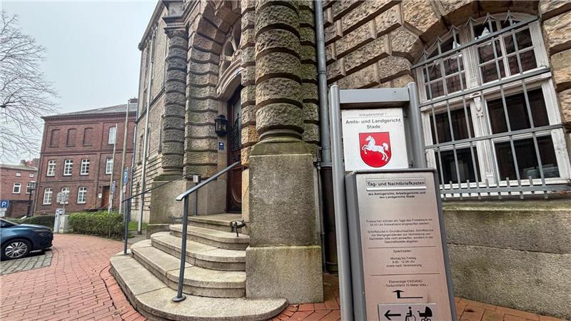 Das Stader Landgericht: Hier startete in dieser Woche der Prozess gegen einen 30-Jährigen.