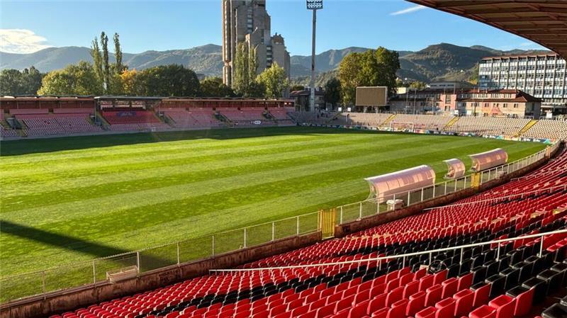 Das Stadion in Zenica: Kleine Bühne für Alexander Nübels größtes Spiel.