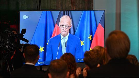 Das Statement des Kanzlers wurde auf der CDU-Wahlparty im Berliner Abgeordnetenhaus übertragen.