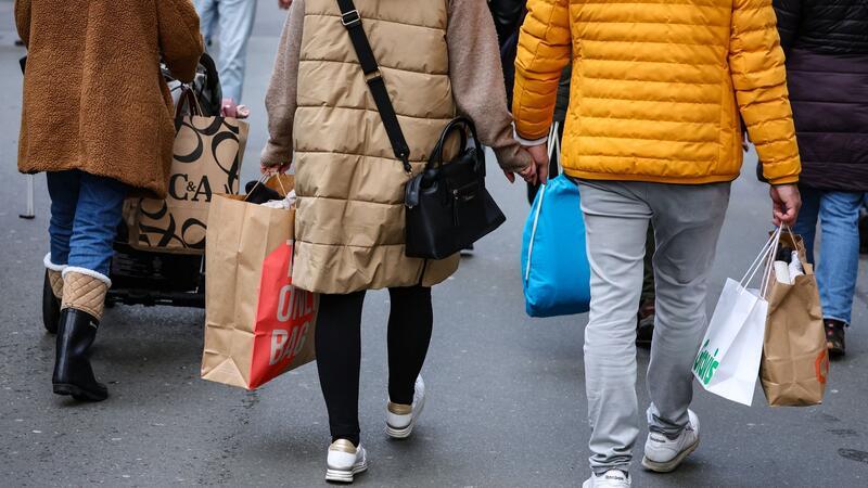 Ein weiteres schwieriges Jahr für den Einzelhandel Das Statistische Bundesamt hat Zahlen zum Umsatz im Einzelhandel im vergangenen Jahr veröffentlicht.