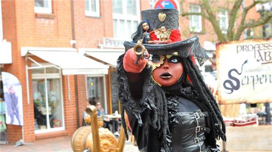 Das Steampunk-Festival in Buxtehude findet alle zwei Jahre statt und lockt viele Besucher an.