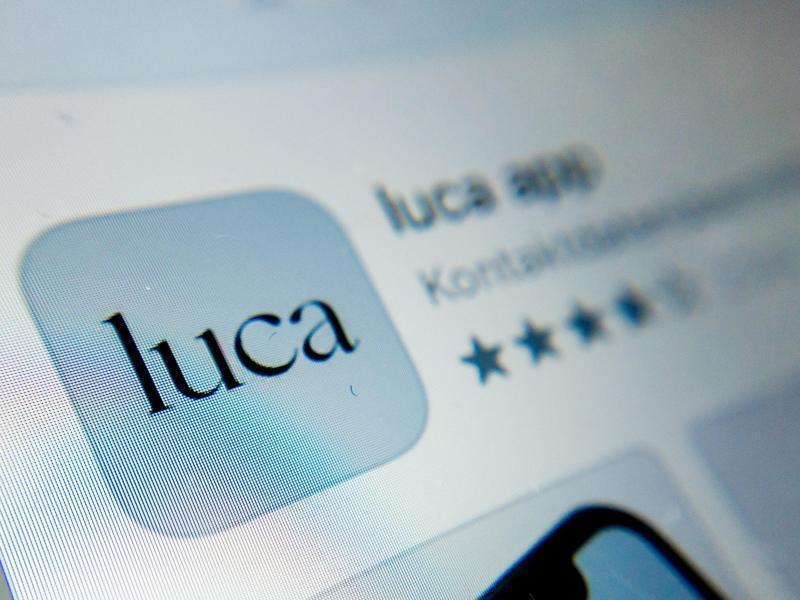 Das Symbol der Luca-App ist auf einem Smartphone zu sehen. Foto: Christoph Soeder/dpa