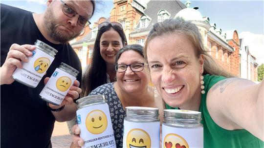 Das TAGEBLATT-Glücksteam machte am Samstag auf dem Buxtehuder Wochenmarkt die große Glücksumfrage. Am kommenden Samstag sind die Reporter Steffen Buchmann, Grit Klempow, Fenna Weselmann und Lena Stehr auf dem Stader Wochenmarkt.