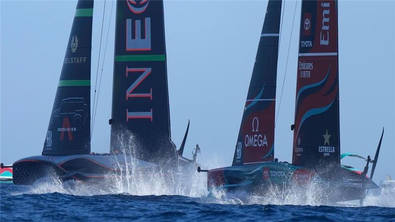 America’s Cup: Team Britannia holt auf Das Team Ineos Britannia (links) hat seine ersten Siege ersegelt.