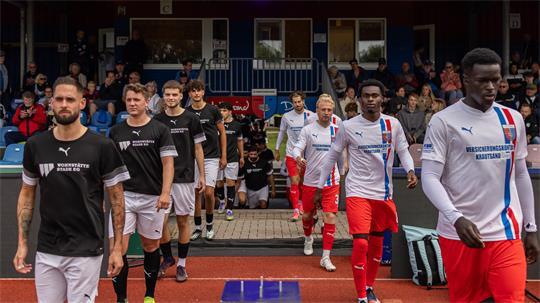 Das Team TAGEBLATT bestand aus sieben Vereinen aus dem Landkreis Stade. Michel Junge (links) kickt in der Liga beim TSV Wiepenkathen.