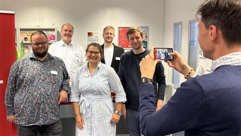 Das Team der Verbraucherzentrale Stade besteht aus Rajner Tatz (von links), Tim-Oliver Tettinger, Franziska Matthies, Mark Kaschner und Florian Koppelmann.