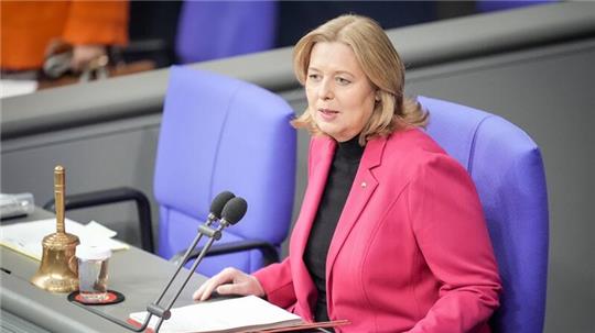 Das Thema Sicherheit stehe im Bundestag permanent auf der Agenda, so Bundestagspräsidentin Bärbel Bas.