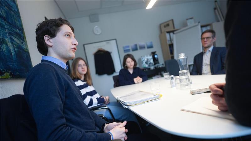 Goethe-Gymnasium setzt seit Jahren auf striktes Handyverbot Das Thema Social-Media-Verbot führt regelmäßig zu Diskussionen.