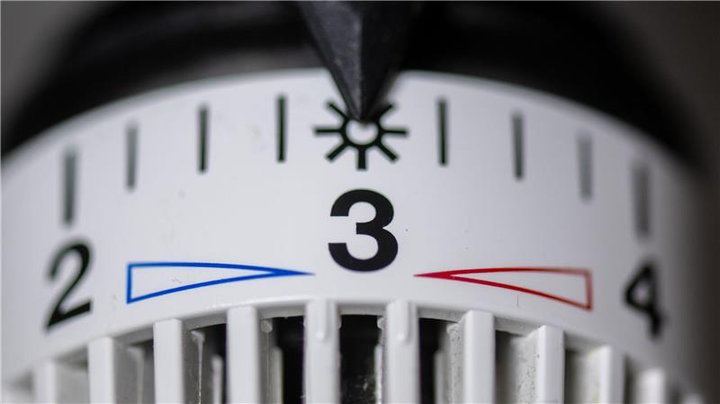 100.000 Euro für Heizplan: Das bedeutet es für Ihre Heizung Das Thermostat einer Heizung steht auf Stufe drei.