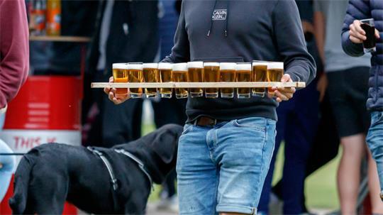 Das Tor von Calvin Offermann hatte reichlich Gerstensaft zur Folge (Symbolbild).
