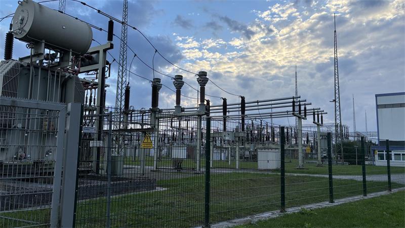 Das Umspannwerk Dollern im Landkreis Stade ist ein zentraler Energieknotenpunkt im Höchstspannungsnetz des Übertragungsnetzbetreibers Tennet.