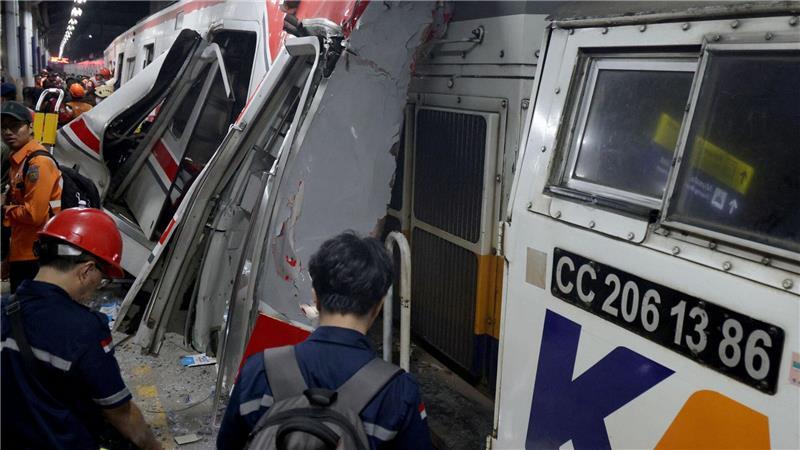 Zahl der Toten bei Zugunglück in Indonesien steigt Das Unglück ereignete sich in der Nähe von Jakarta.