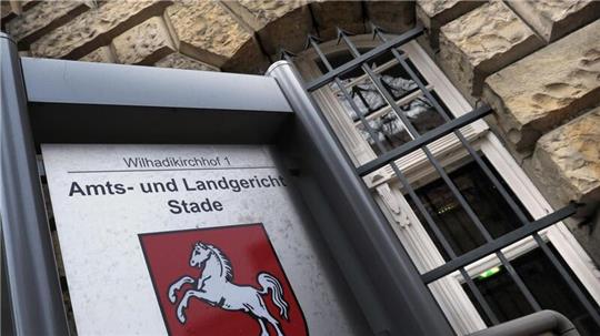 Das Urteil vor dem Landgericht Stade ist gefallen: Wegen Vergewaltigung muss der Angeklagte jetzt ins Gefängnis.