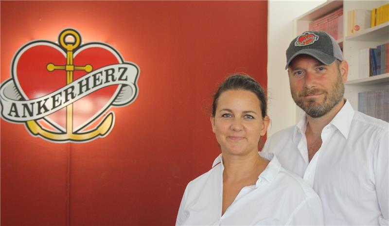Das Verlagsgründer-Paar Julia und Stefan Krücken verbinden Familie, Literatur und Lebensart – mit Erfolg. Foto Andrae