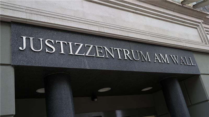 Das Verwaltungsgericht entschied, dass der Forscher weiter mit Affen experimentieren darf - allerdings unter Auflagen. (Archivbild)