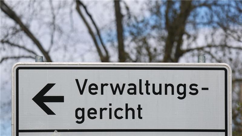 Gericht bestätigt Waffenverbot für Die Heimat-Mitglied Das Verwaltungsgericht hält die Entscheidung der Stadt Braunschweig für richtig. (Symbolbild)