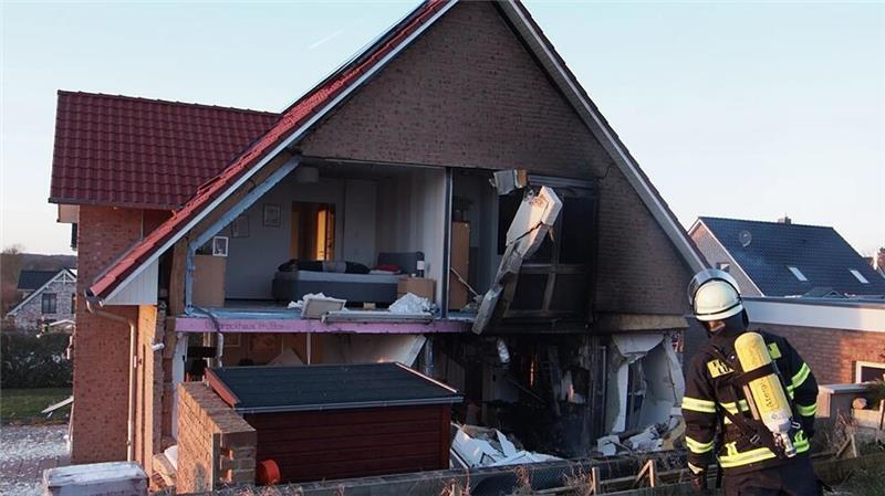 Haus-Explosion: Viebrock zieht erste Konsequenzen nach dem Unglück Das Viebrock-Haus in Schönberg im Kreis Herzogtum Lauenburg, das nach einer Explosion nicht mehr bewohnbar ist.