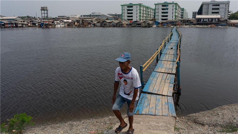 Das Viertel Muara Baru von Jakarta liegt unter dem Meeresspiegel und ist oft von Überschwemmungen betroffen.