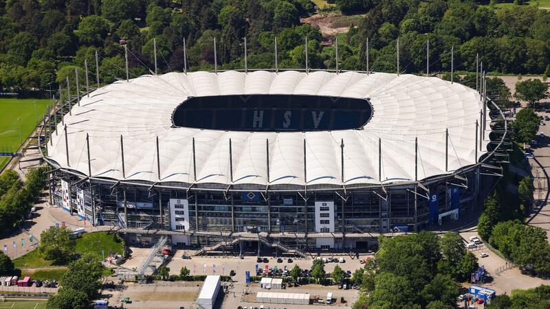 Das Volksparkstadion ist aus der Luft zu sehen.
