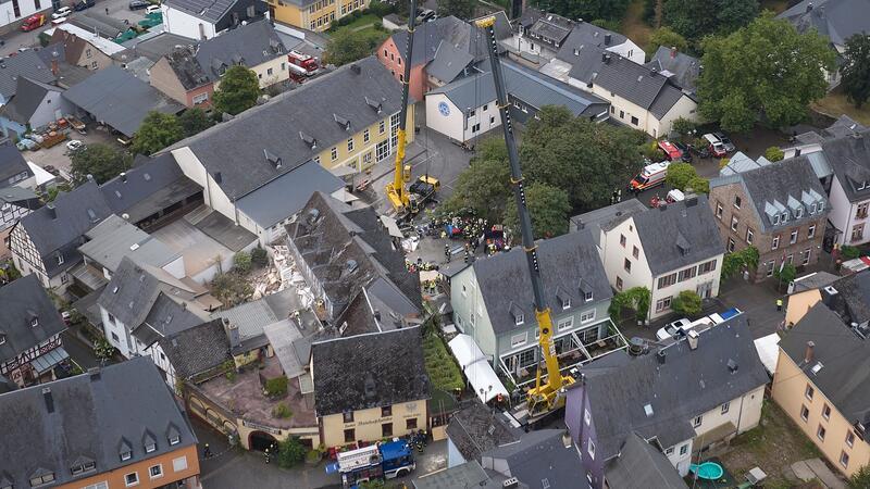 Dehoga: Älteres Ehepaar suchte Nachfolger für Hotel Das Vorderhaus des eingestürzten Hotels ist ein Kulturdenkmal.