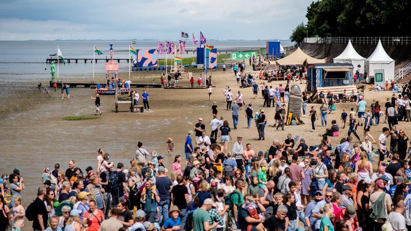 Sonne, Musik und Meer: „Watt en Schlick Festival“ gestartet Das „Watt en Schlick Festival“ feiert in diesem Jahr sein zehnjähriges Bestehen.