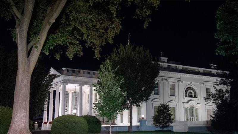 Das Weiße Haus ist in Washington zu sehen.