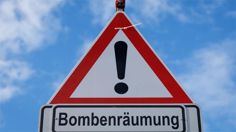 Das Werk von Rheinmetall in Unterlüß musste wegen einer Fliegerbombe aus dem Zweiten Weltkrieg vollständig geräumt werden, auch rund 100 Anwohner mussten ihre Häuser und Wohnungen verlassen. (Symbolbild)