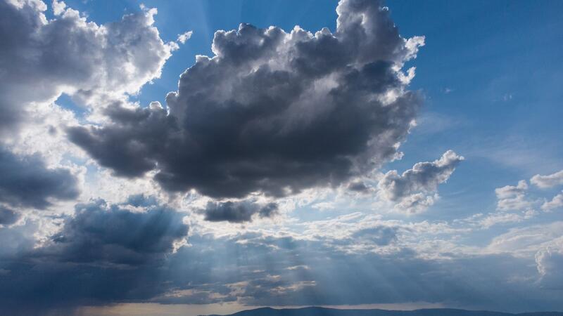 Das Wetter beschreibt nur einen kurzen Zeitraum. Klima beschreibt die Wetterbedingungen über einen langen Zeitraum.