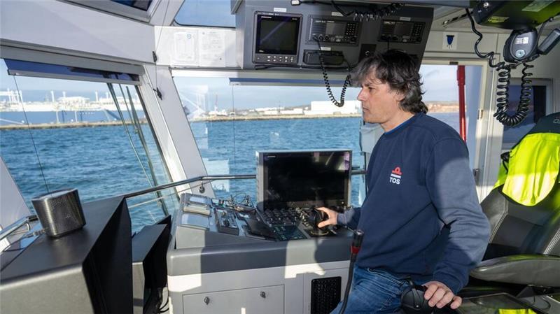 Was der Schlepperkapitän über den „Eventin“-Einsatz verrät Das Wetter hat den Einsatz erschwert.