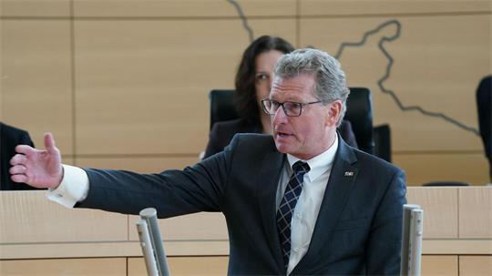 Das Wichtigste ist laut Bernd Buchholz, dafür zu sorgen, dass an der Schleiquerung immer eine Fähre fahren könne. (Archivbild)