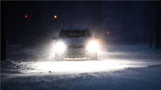 Das Winterwetter stellt den Verkehr in Bremen auf die Probe. (Archivbild)