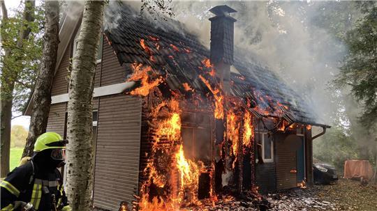 Das Wohnhaus in Hellwege stand am Mittag in Brand.