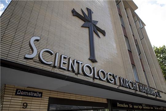 Das Zentrum der Scientology Oraganisation in der Hamburger Innenstadt. Foto: Axel Heimken/dpa