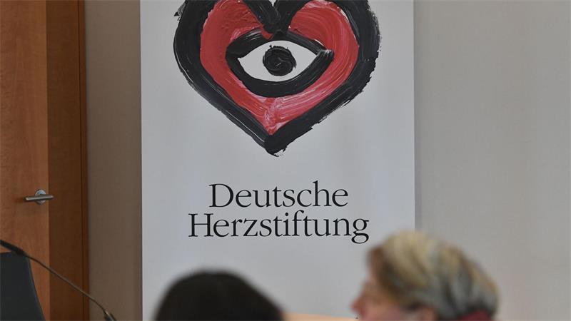 Das Ziel muss sein, eine Schädigung der Herzkrankgefäße zu verhindern, so die Herzstiftung (Archivbild). 