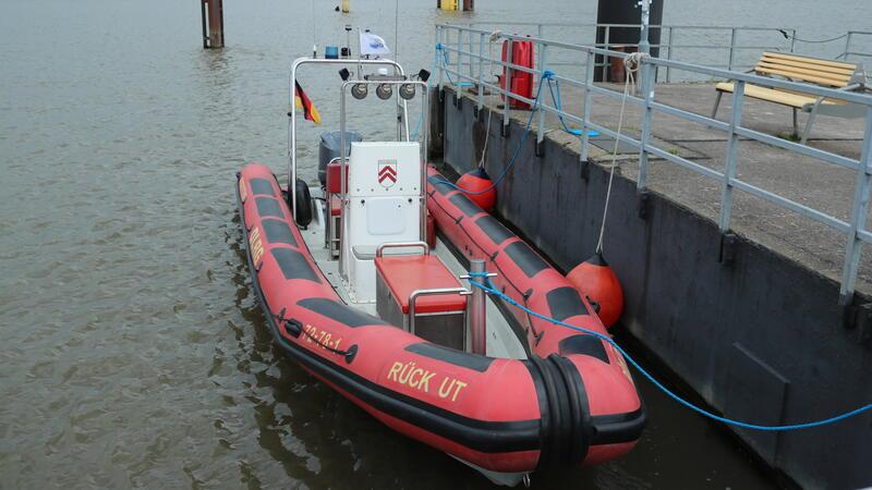 Drochterser DLRG rettet Leben, wo andere Urlaub machen Das alte Boot.