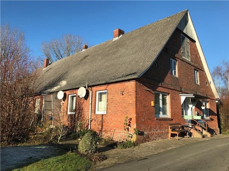 Dorferneuerung: Balje ist neu ins Landesprogramm aufgenommen Das alte Gemeindehaus in Balje steht zum Verkauf.