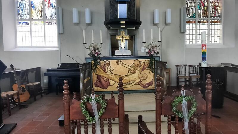 Strenges Sparziel: So sollen Buxtehuder Kirchen Heizkosten senken Das alte Heizsystem in der Mulsumer St.-Petri-Kirche wurde durch eine moderne Warmluft-Lösung im Bereich des Altars ersetzt. Jetzt folgt noch die Beleuchtung.
