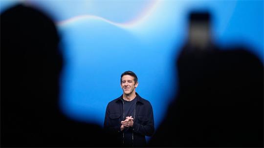 Das aufklappbare iPhone ist die erste große Wette des Konzerns unter dem neuen Chef John Ternus.