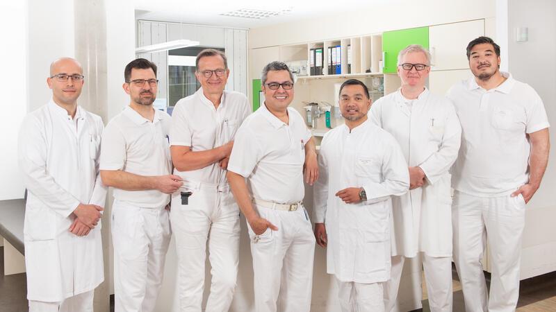 Das chirurgische Team um Dr. Hans-Wolfram Körner (3. von links).