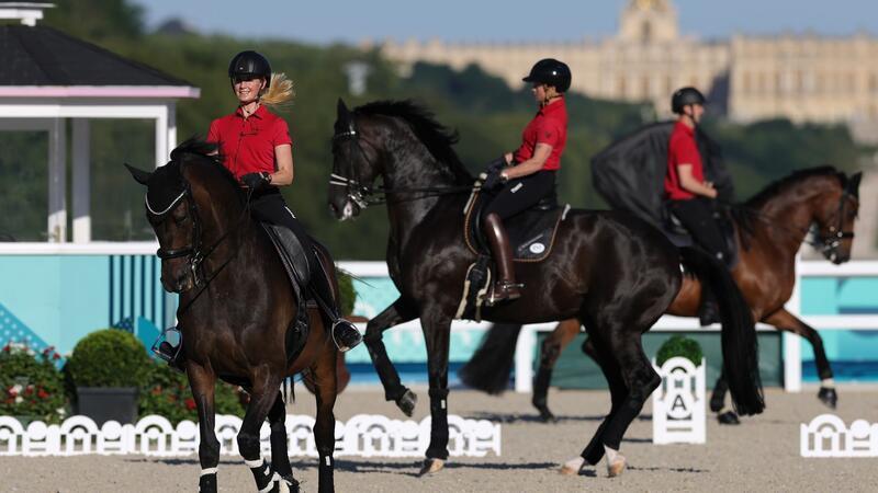 Gold-Jagd im Schatten des Skandals Das deutsche Dressur-Trio ist Gold-Favorit