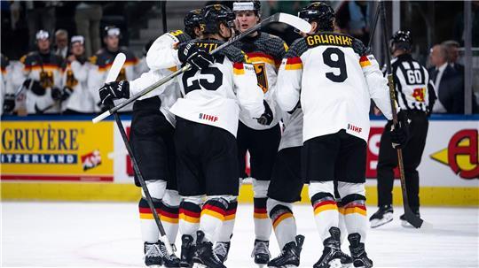 Das deutsche Eishockey-Team trat gegen die USA verbessert auf. 