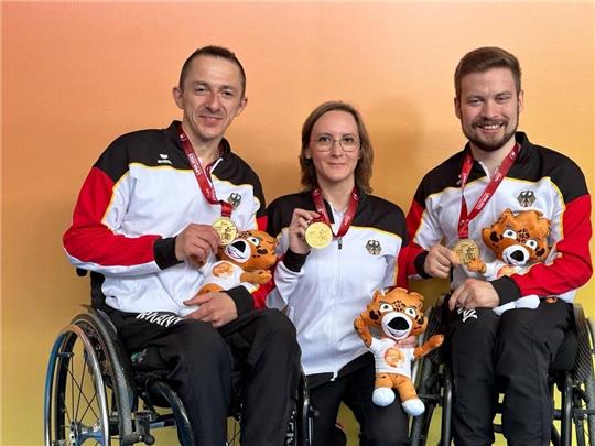 Das deutsche Gold-Team (von links): Cliff Junker, Natascha Hiltrop und Tjark Liestmann. Foto: Verband (nomo)