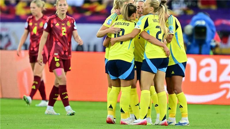 „Liegen am Boden“: DFB-Frauen von Schweden vorgeführt Das deutsche Team patzt, Schweden jubelt.