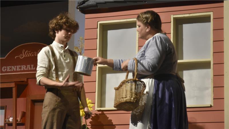 Tom Sawyer und Huckleberry Finn: In Jork politisch korrekt erzählt? Das diesjährige Weihnachtsmärchen der Kleinen Jorker Bühne ist sehenswert und gelungen.