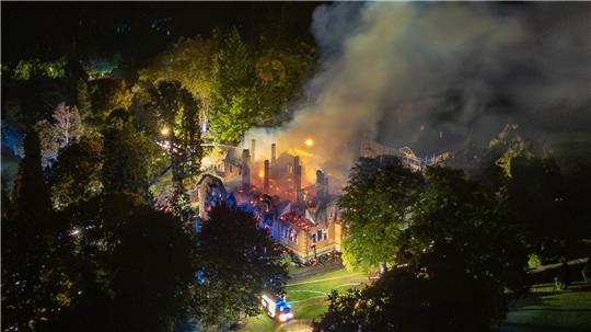 Das ehemalige Jagdschloss der Familie Thurn und Taxis brannte vollständig ab. Die Hintergründe sind noch unklar. (Archivfoto)