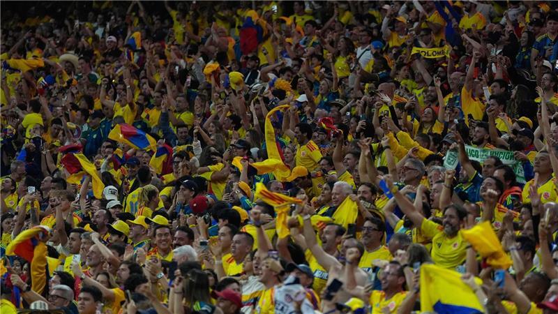 Bayerns Díaz trumpft auf: Kolumbien siegt gegen WM-Neuling Das ehrwürdige Aztekenstadion war fest in kolumbianischer Hand.
