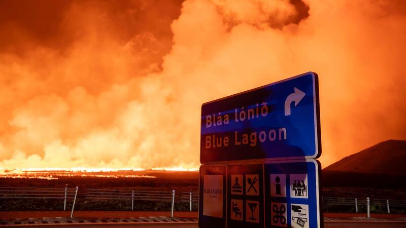 Vier Kilometer langer Riss - Neuer Vulkanausbruch auf Island Das gerade bei Touristen beliebte Geothermalbad Blaue Lagune bleibt angesichts der Naturgewalten zunächst einmal geschlossen.