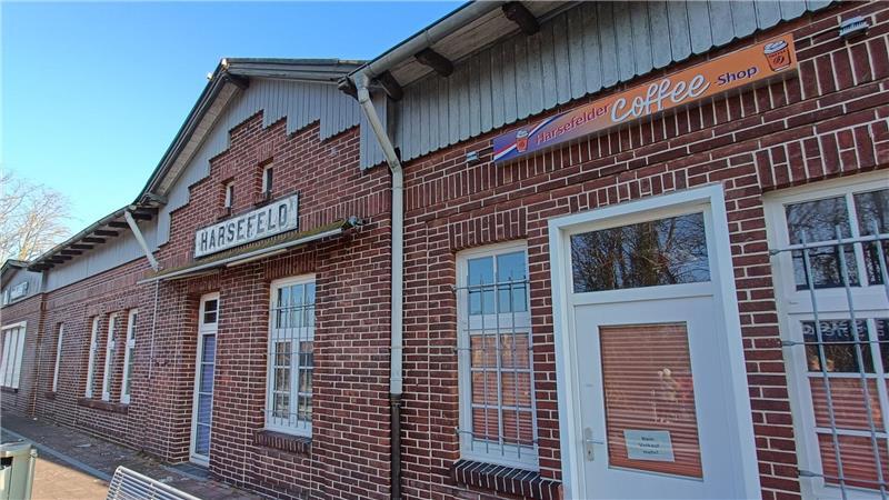 Das historische Bahnhofsgebäude: In den Harsefelder Bahnhof rollte 1928 der erste Zug ein.