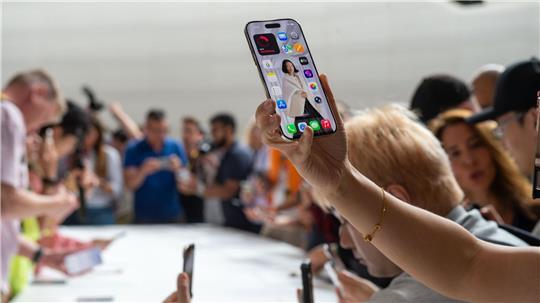 Das iPhone Air ist 5,6 Millimeter dick - und damit das bisher dünnste Apple-Handy.