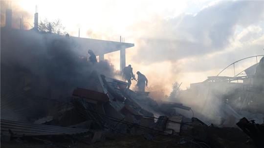 Das israelische Militär greift weiterhin Ziele in der Stadt Rafah im Gazastreifen nahe der ägyptischen Grenze an.